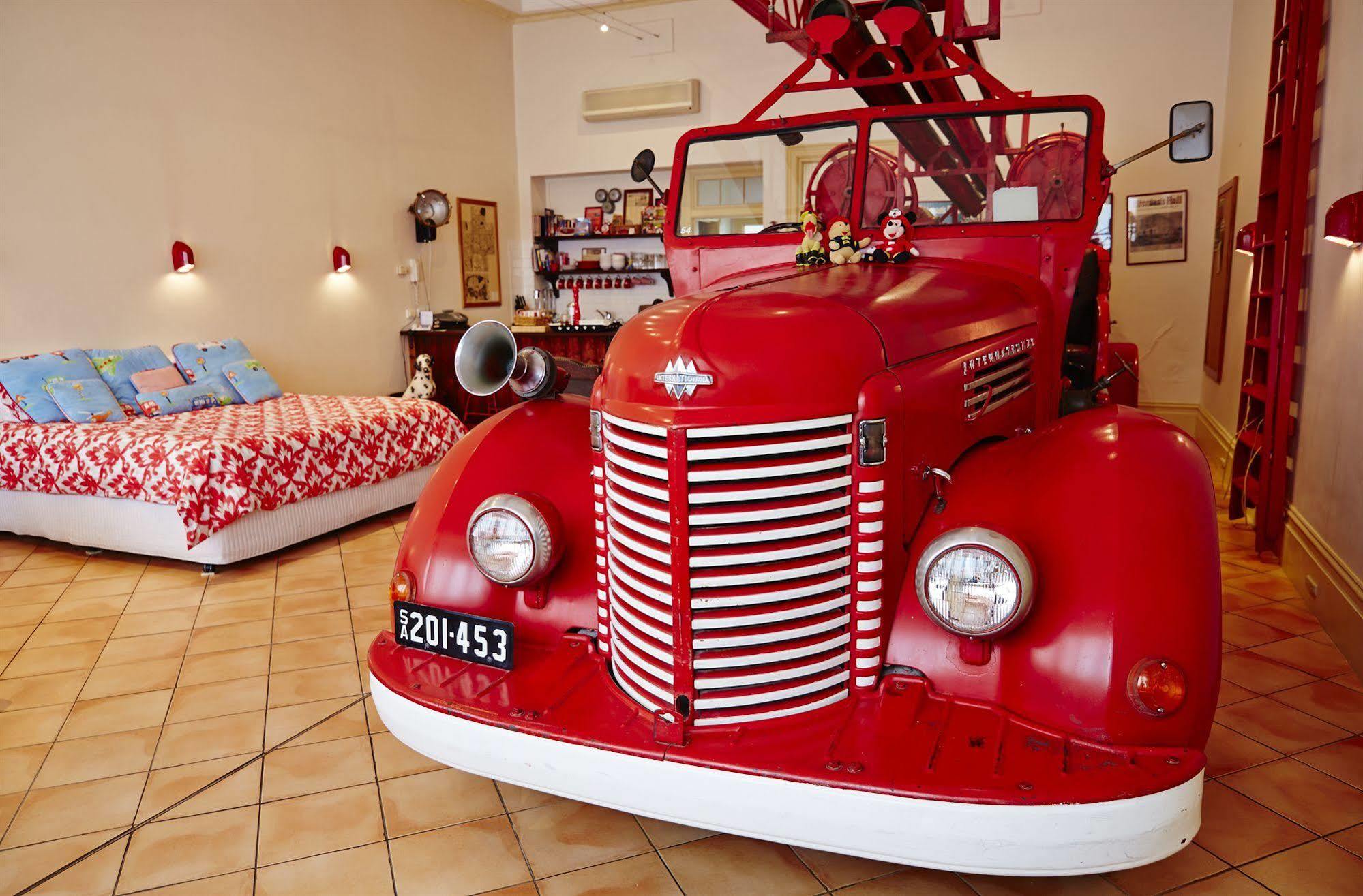 Fire Station Inn Аделаида Экстерьер фото
